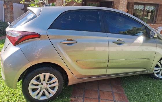 HYUNDAI HB20 1.0 COMFORT PLUS 12V FLEX 4P MANUAL HYUNDAI HB20 1.0 COMFORT PLUS 12V FLEX 4P MANUAL